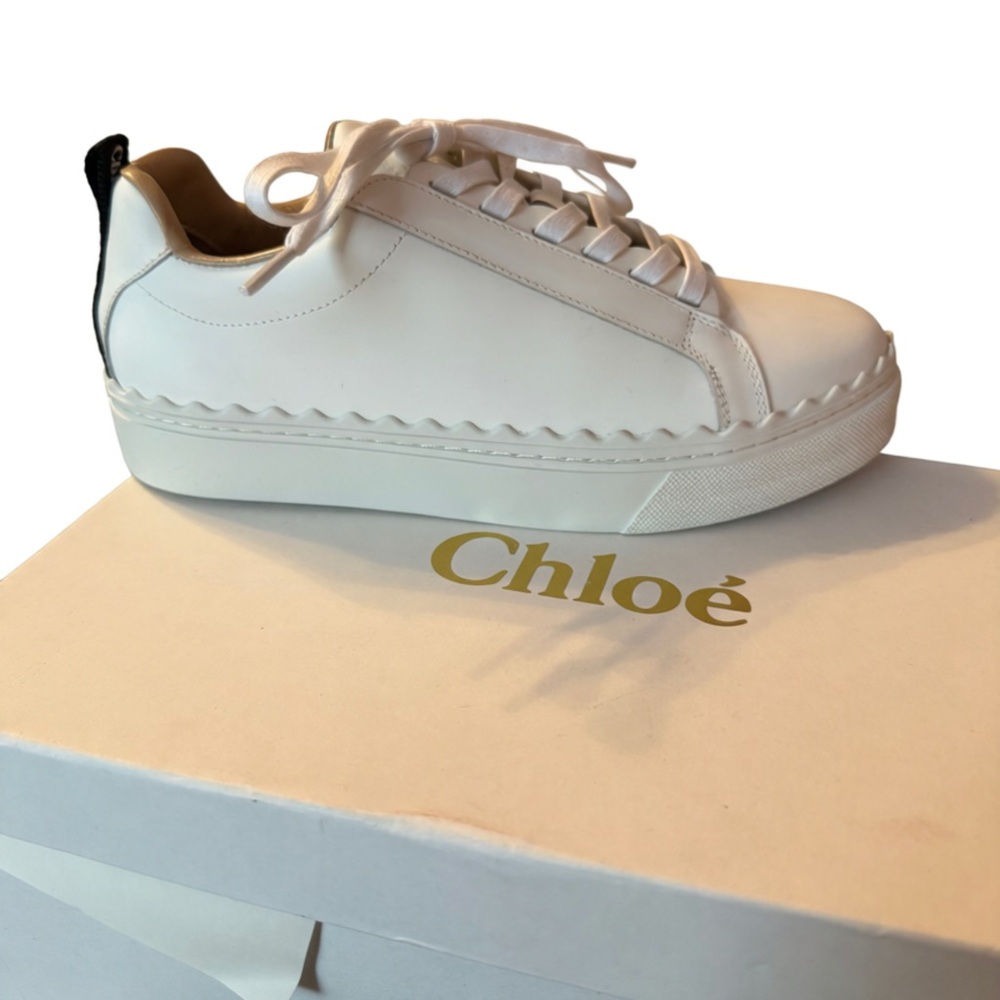 Chloé White Sneakers 
Made in Cħíñà